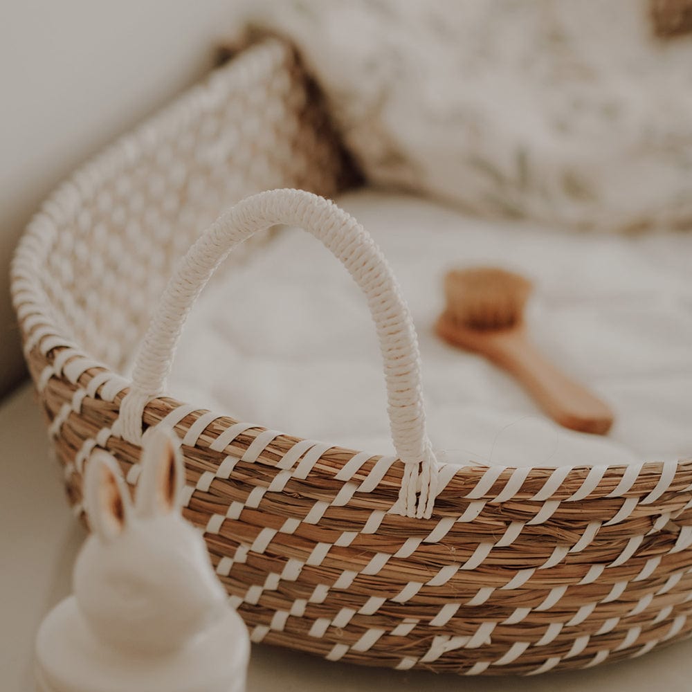 Grass Changing Basket With Mat