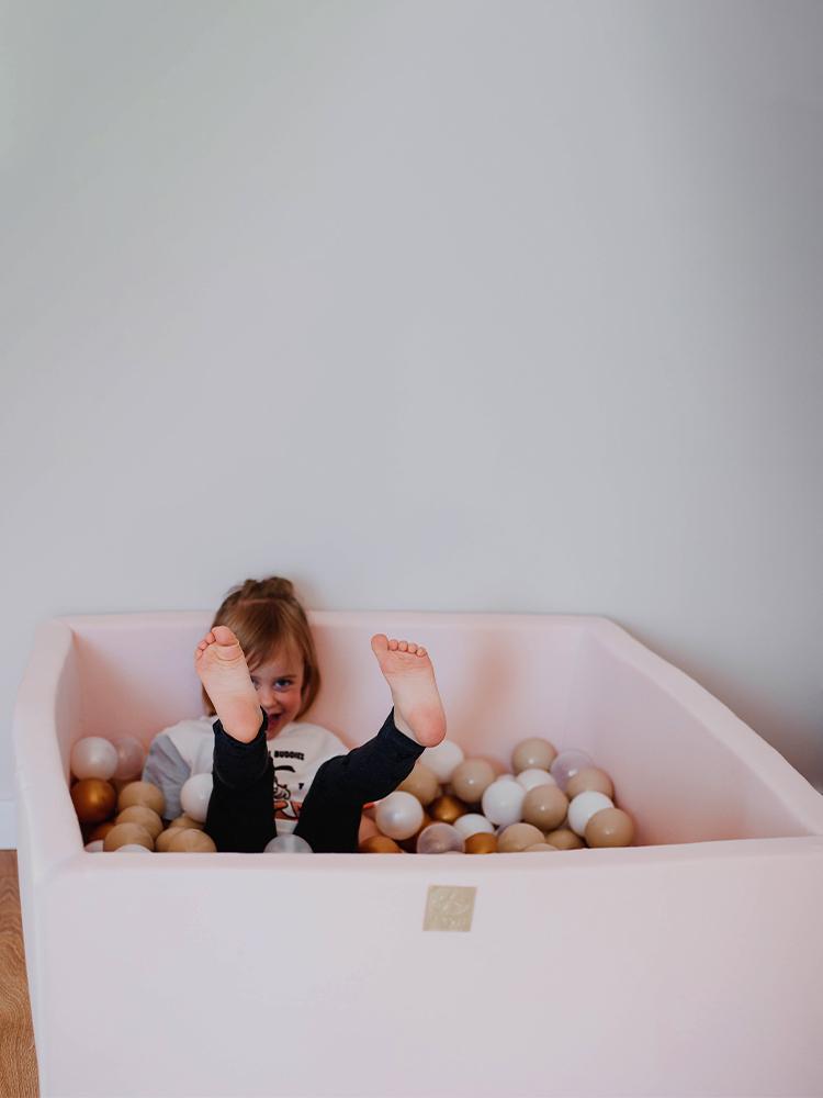 MeowBaby - Candy - Luxury Square Kids Ball Pit - Complete set with 300 Balls - 90cm Diameter (UK and Europe Only) - Stylemykid.com